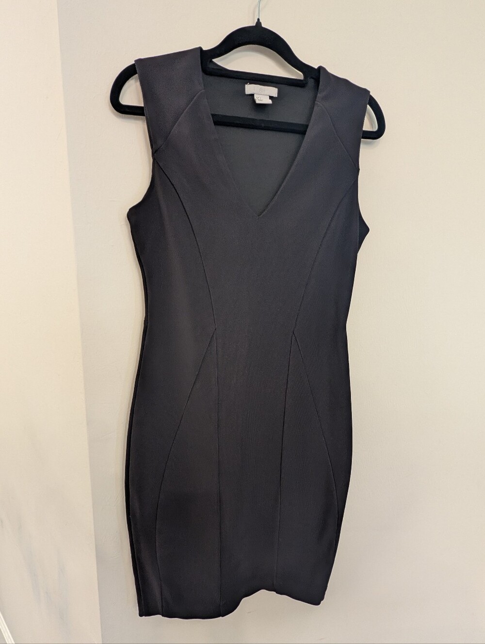H&M Sleek Black V-Neck Short Sleeve Bodycon Sheath Dress Women's Size Small